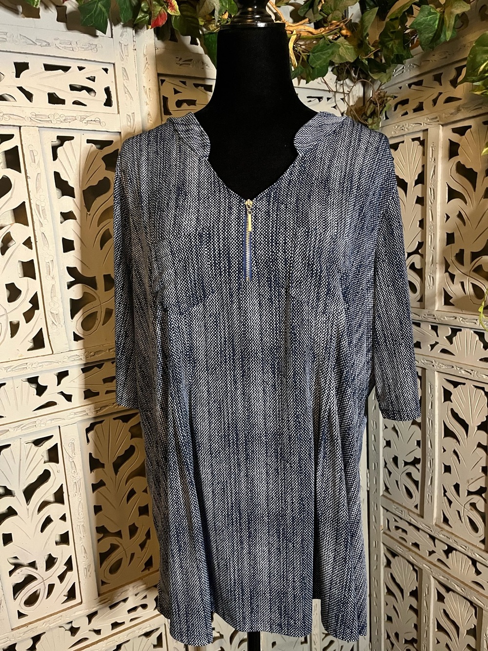 ELLIE McCARTHY EXCELLENT BLUE TWEED PRINT SILKY SHORT SLEEVE PLUS SIZE TOP